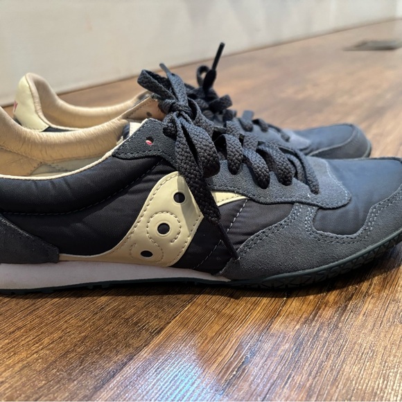 Saucony Retro Blue and Cream Sneakers casual women’s size 9 - Picture 3 of 12